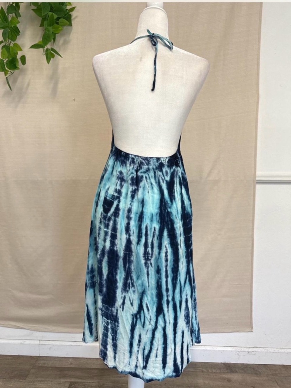 VIDA Teal & Navy Tie-Dye Halter Midi Dress with Smocked Bodice - Picture 4 of 6